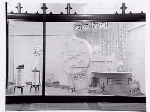 Window display at Prahran showroom of Metropolitan Gas Company, 1936