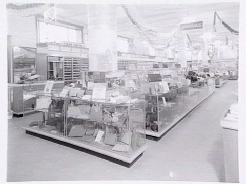 Handbag counter, Mutual Store, Flinders Street, 1938–40