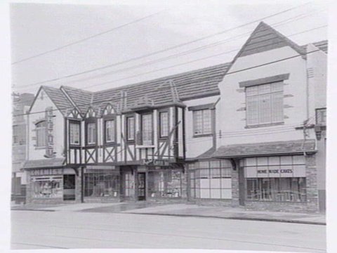Row of buildings including Poplar Coffee Inn, Registry Office, Toorak Rd. South Yarra, 1938–40