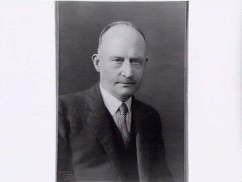 Portrait of an unidentified South Melbourne Councillor, c. 1940