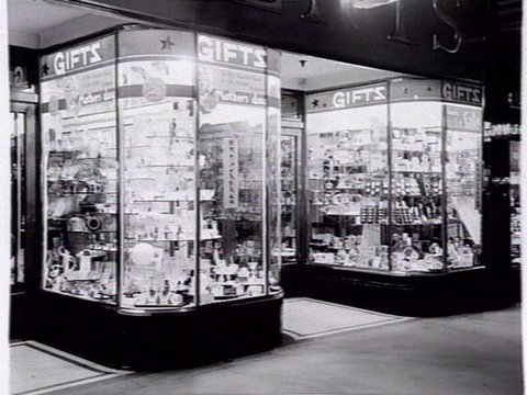 Edments shopfront displaying fancy goods, 309 Bourke Street, Melbourne, c. 1940