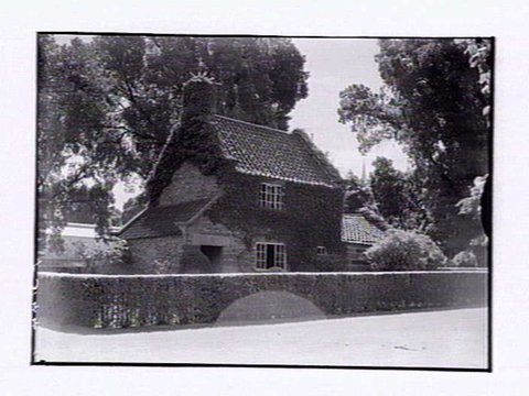 Captain Cooks Cottage, Fitzroy Gardens, Melbourne, 1948