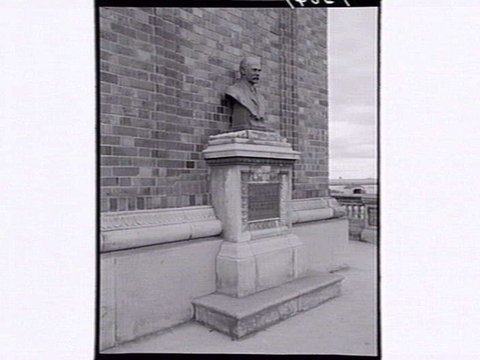 Catani Memorial Bust in front of Clock tower. St. Kilda, 1952