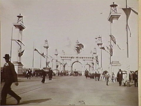 Princes Bridge, Municipal Arch, c. 1901