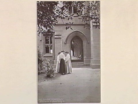 MELBOURNE UNIVERSITY Entrance to Quadrangle, c. 1909