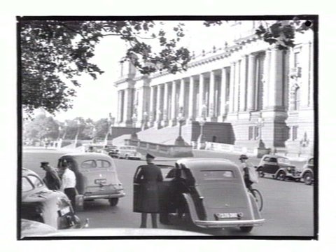 Parliament House, with chauffeurs helping owners from their cars outside the Windsor Hotel, 1936–39