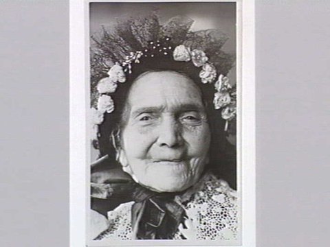 Mrs T. Munro of Fitzroy Melbourne who has attained the age of 102 years & has 179 descendants, c. 1936