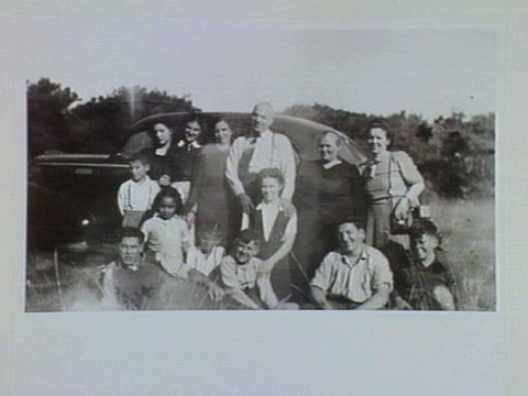 1948 - Panayota Zervos (with her sister Christella Kanis) and her family after their arrival in Australia (Melbourne)