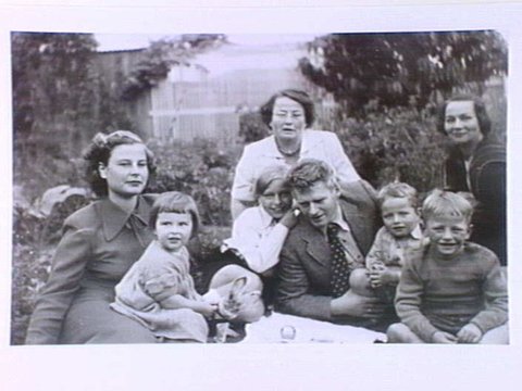 Moorabbin. Relatives and their families at the home of Werner and Gerda Struve. 1953