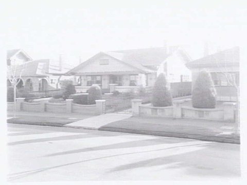 Street view of residences, possibly the "Golf Links" Estate, Camberwell, c. 1941