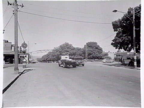 Intersection of Victoria Pde. and Smith St., Collingwood, c. 1949