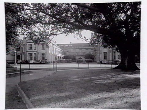 University of Melbourne, Old Arts Building, from the lawns, c. 1950