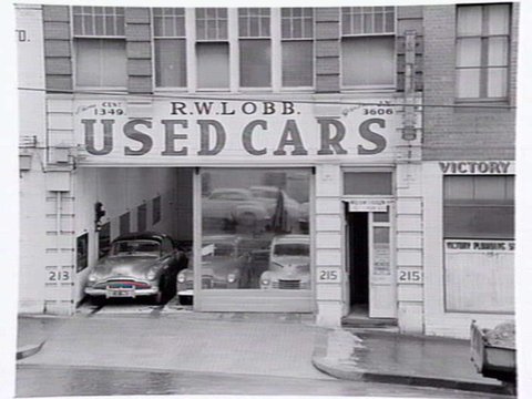 R. W. Lobb, used cars, 213-215 La Trobe Street, Melbourne, c. 1952