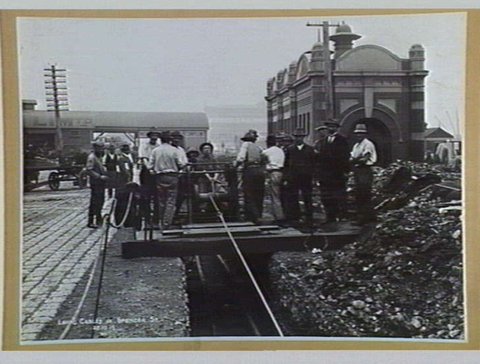 Laying Cables in Spencer St, 1915