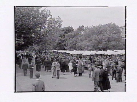 Large crowd at Flemington Racecourse, 1949