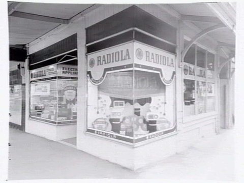 Suburban electric appliance retailer, possibly Wetzler's Radio, 827 Burke Rd., Camberwell, c. 1950