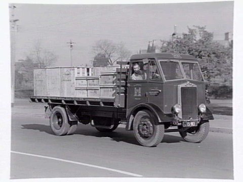 Wiggins Teape & Company truck for Gateway Papers, 206-208 Queen Street, Melbourne, 1948–54