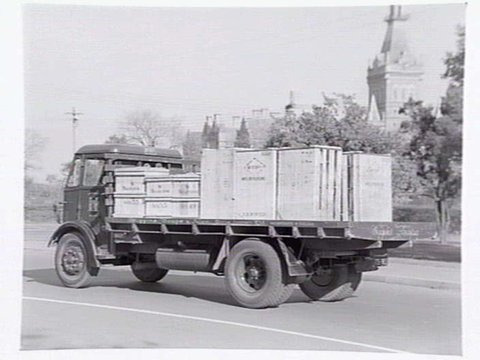 Wiggins Teape & Company truck for Gateway Papers, 206-208 Queen Street, Melbourne, c. 1951