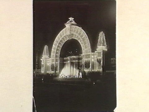 Railway arch in Flinders Street, c. 1901