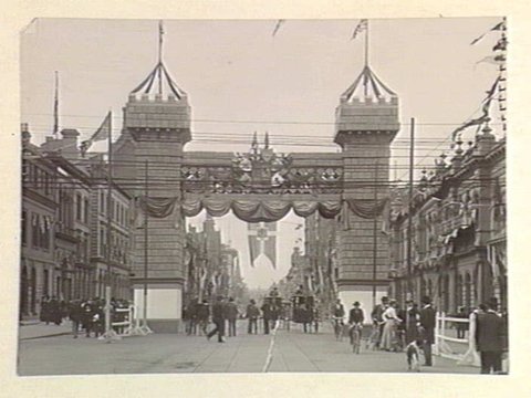 Collins Street, looking east from Queen Street, 1901