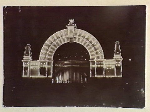 Railway arch, Flinders Street, c. 1901