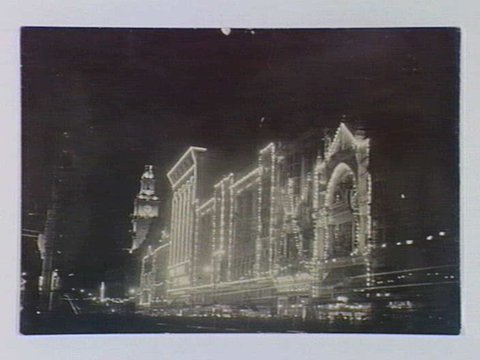 Bourke Street, Melbourne, showing Buckley & Nunn's and Post Office clock, 1913–31