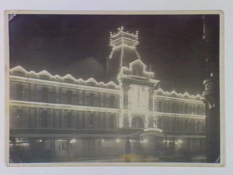 Her Majestys Theatre, Melbourne, illuminated, 1913–31