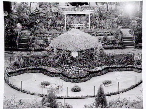 Garden display by C.H. Isaac, Carnegie, at garden show, 1947