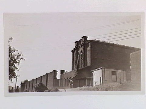 Demolition of the Old Melbourne Gaol, Russell Street, 1937