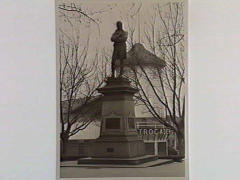 [Robert Burns Statue, Melbourne], 1935–40