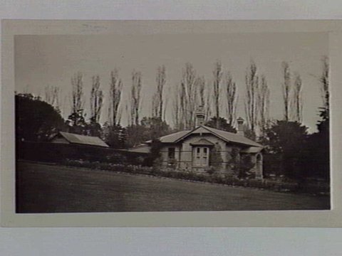 Residence of James Sinclair, Fitzroy Gardens, 1933