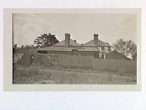 "Maxwellton" Williamstown [built by Captain Ruffle, one of the first ratepayers of the north end of Williamstown], 1933