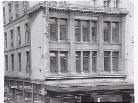 Construction for the Degraves Street Subway showing the Ackman's building at 250 Flinders St., Melbourne, being excavated for the Degraves St. entrance steps, 1953