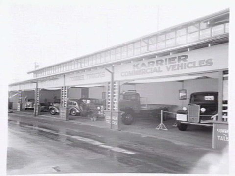 Car and truck display at the Royal Melbourne Show, 1947