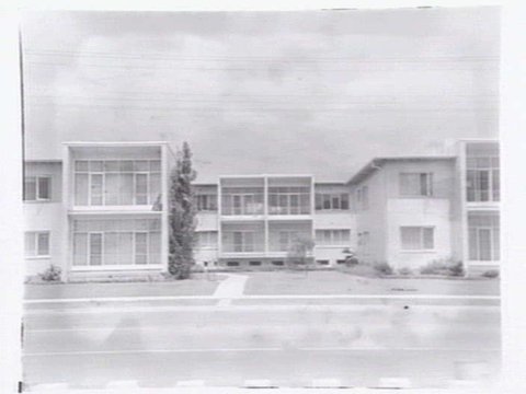 Exterior, 'Hillstan' Flats, Nepean Hwy, East Brighton, designed by Frederick Romberg, c. 1951