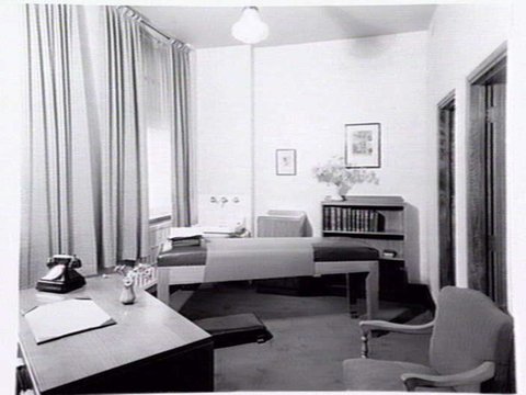 Dr. Willfred Emmett Race, Osteopath, 401 Collins St. consulting rooms, 1940s