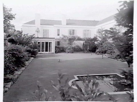 Residence of Dr. & Mrs. Dermer, 546 Toorak Rd., Toorak, 1948