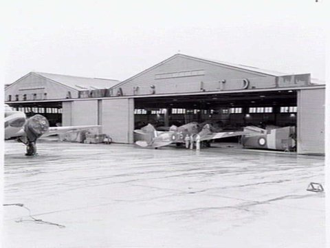 ANSETT ESSENDON involved in aircraft manufacture for war effort, c. 1943