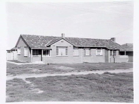 Castlefield Housing Estate in Hampton and East Brighton, designed by Housing Commission of Victoria, 1946