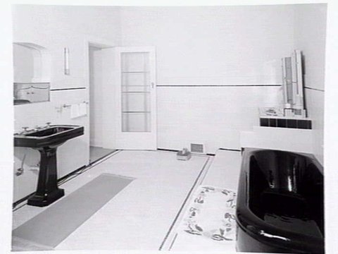 Substantial home, possibly owned by K.G. Luke, 38 Berkeley Street, Hawthorn, Vic, 1941?