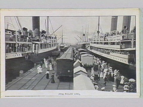 Melbourne 17 City and Country Scenes Folding Souvenir Card, c. 1920