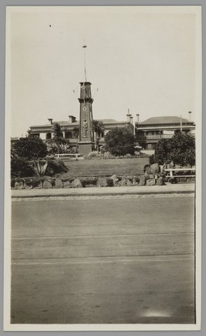 Soldiers' memorial in St. Kilda, 1925–35