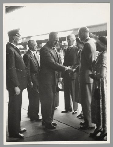 Queen Elizabeth and Prince Philip at Flinders Street Railway Station, 1954