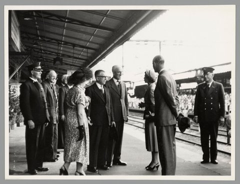 Queen Elizabeth and Prince Philip at Flinders Street Railway Station, 1954