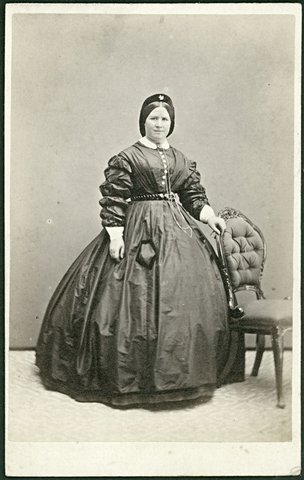 Studio portrait of unidentified woman in Melbourne, Victoria, 1863–70