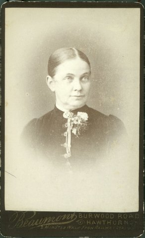 Portraits by photographer Henry Beaumont of Hawthorn, 1886–91