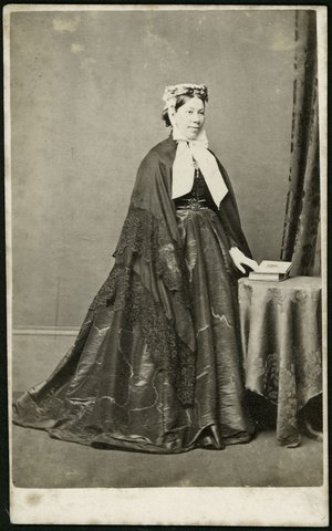 Portrait photographs by David Wood of Melbourne and Emerald Hill, Vic, 1866–1907