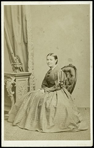Studio portraits in Melbourne, 1865–86