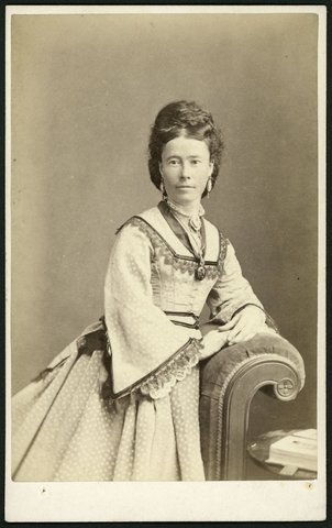 Portrait photographs by David Wood of Melbourne and Emerald Hill, Vic, 1866–1907