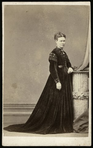 Studio portraits by Nettleton, North Melbourne, 1864–90